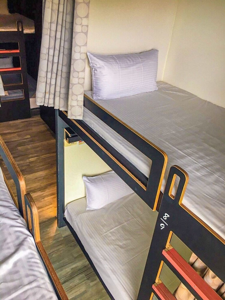 Hostal Hermit 84 Hostel