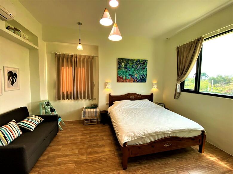 Hotel 1969 Meters Square Seed B&B