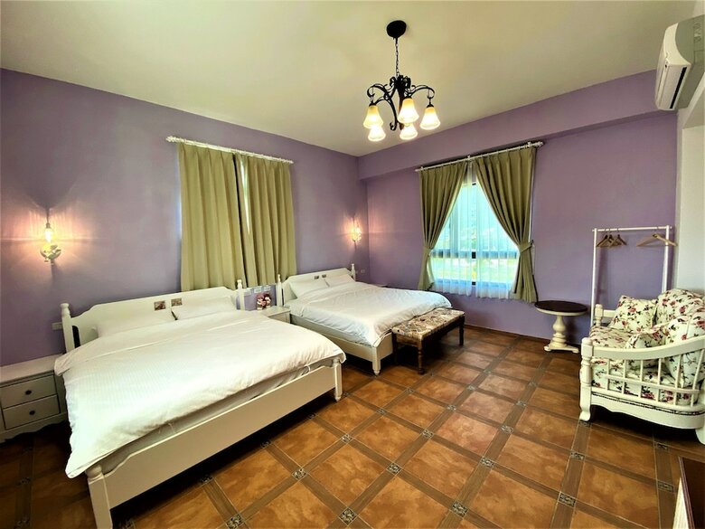 Hotel 1969 Meters Square Seed B&B
