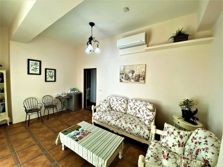 Hotel 1969 Meters Square Seed B&B
