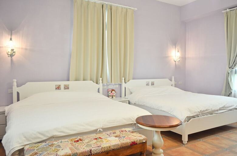 Hotel 1969 Meters Square Seed B&B