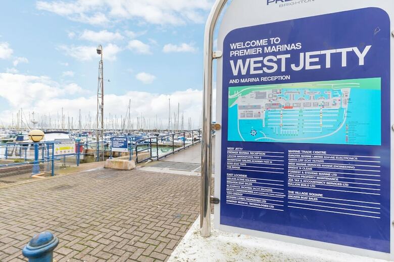Apartamentos On The Water - Waterside Studio