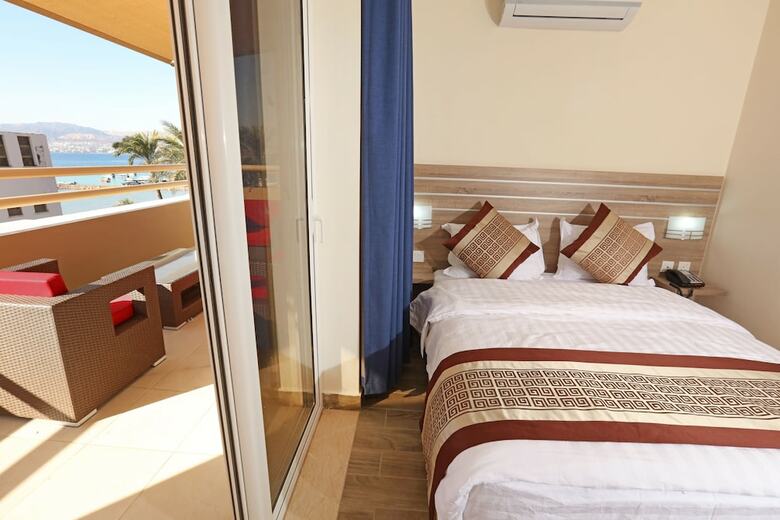 La Riva Hotel