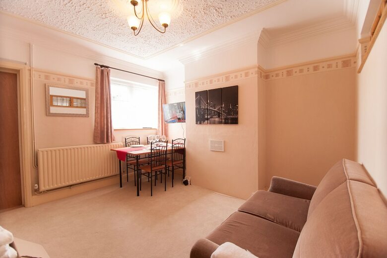 Watford Stays - 4bed House