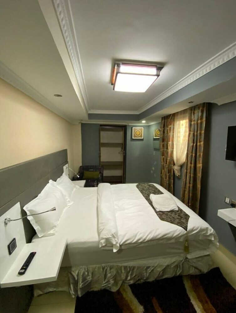 Ismarriot Hotel And Resort