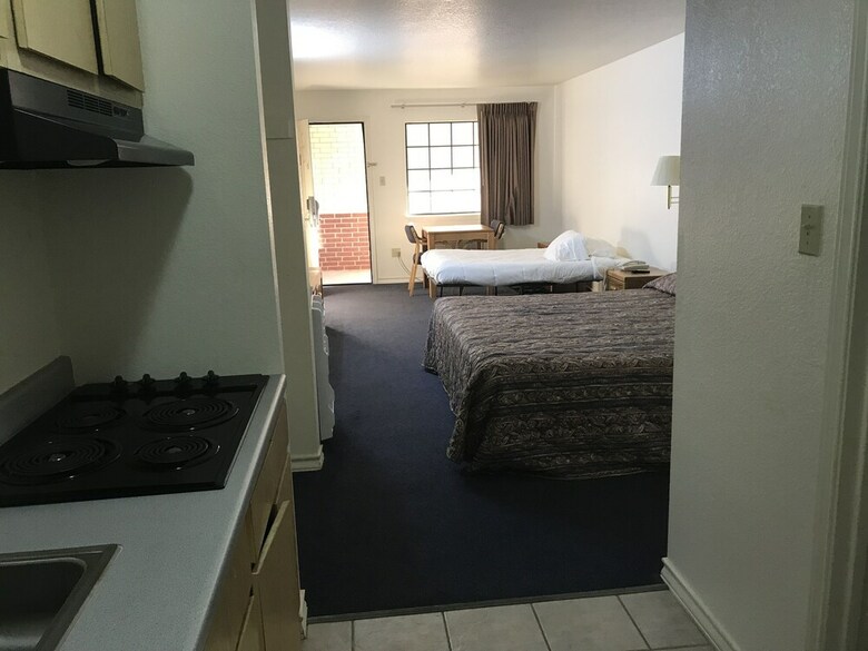 Country Inn Motel