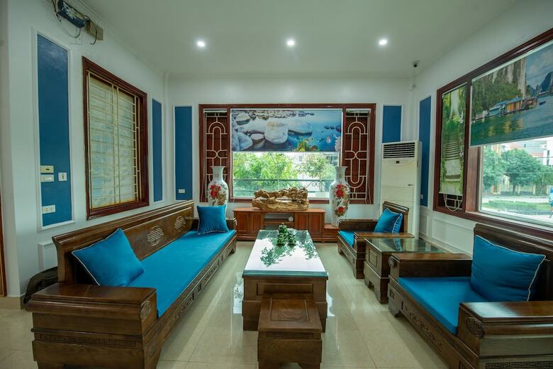 Rose Hotel