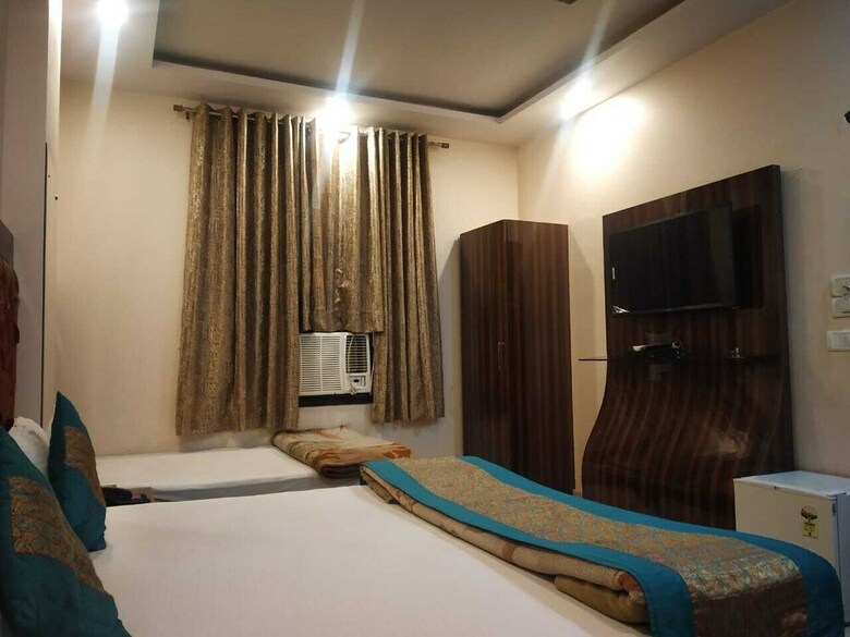Hotel Adb Rooms Indo Continental