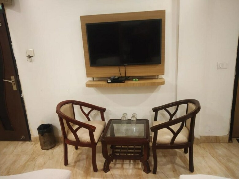 Hotel Adb Rooms Indo Continental