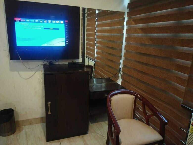 Hotel Adb Rooms Indo Continental
