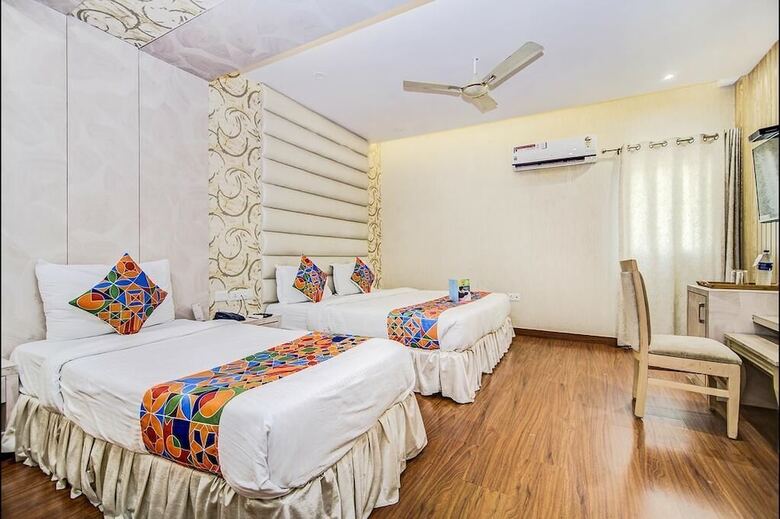 Hotel Ratana International