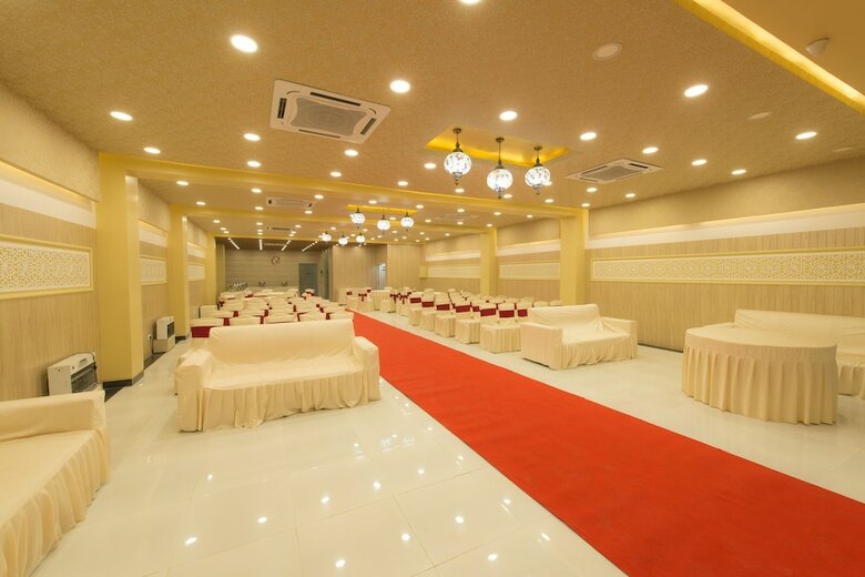 Hotel Ratana International