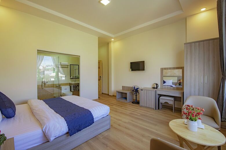 Khanh Uyen Hotel