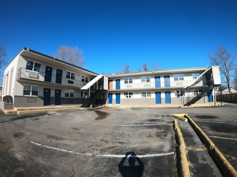 Hotel Executive Inn & Suites