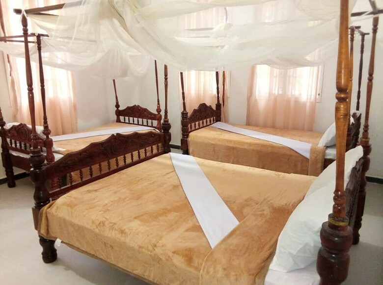 Hostal Sharook Lodge