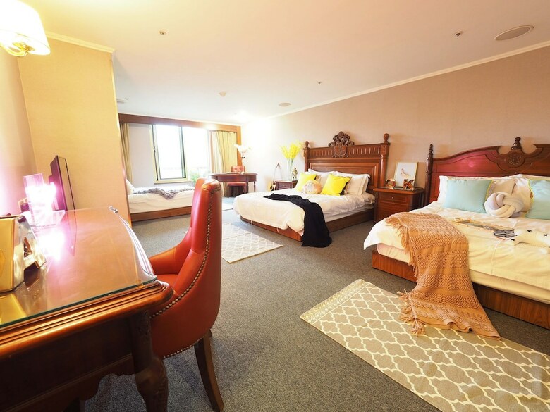 Hotel Capital Family