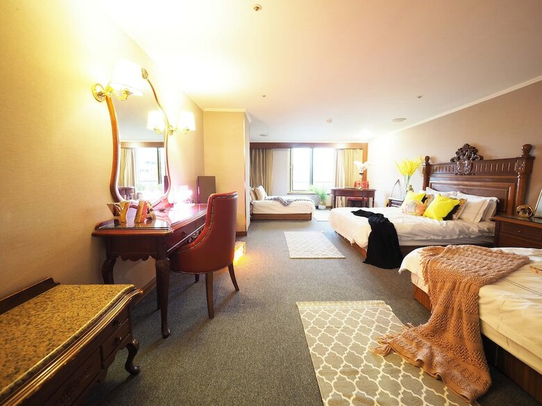 Hotel Capital Family