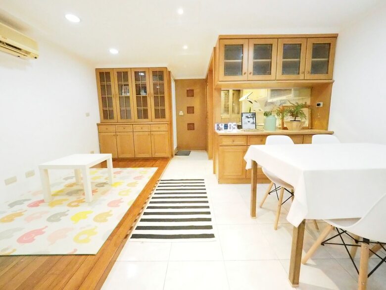 Apartamentos Next To Linjiang Night Market