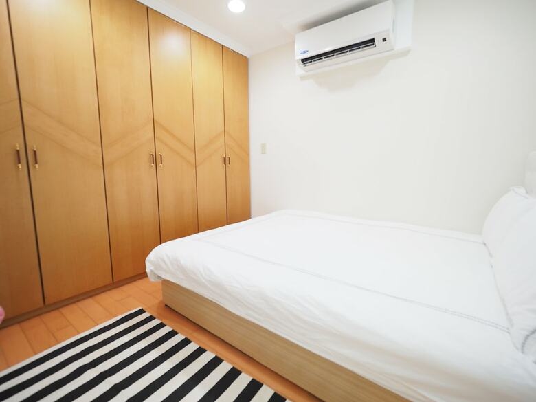 Apartamentos Next To Linjiang Night Market