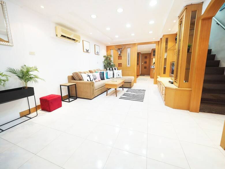 Apartamentos Next To Linjiang Night Market