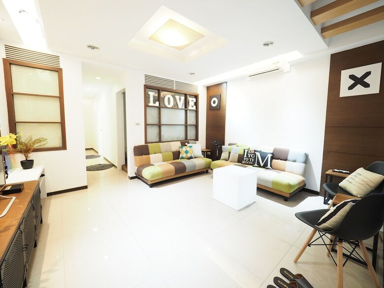 Apartamentos Next To Linjiang Night Market