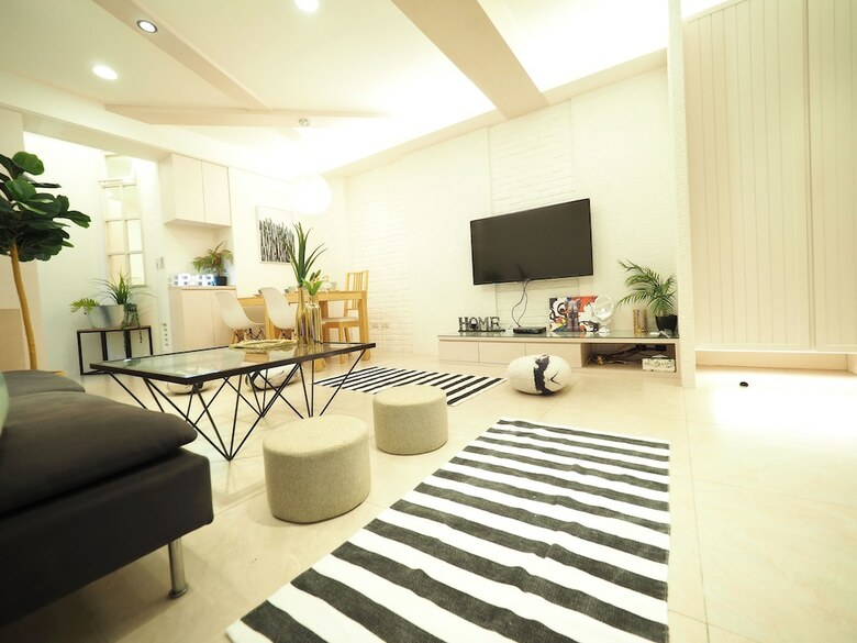 Apartamentos Next To Linjiang Night Market