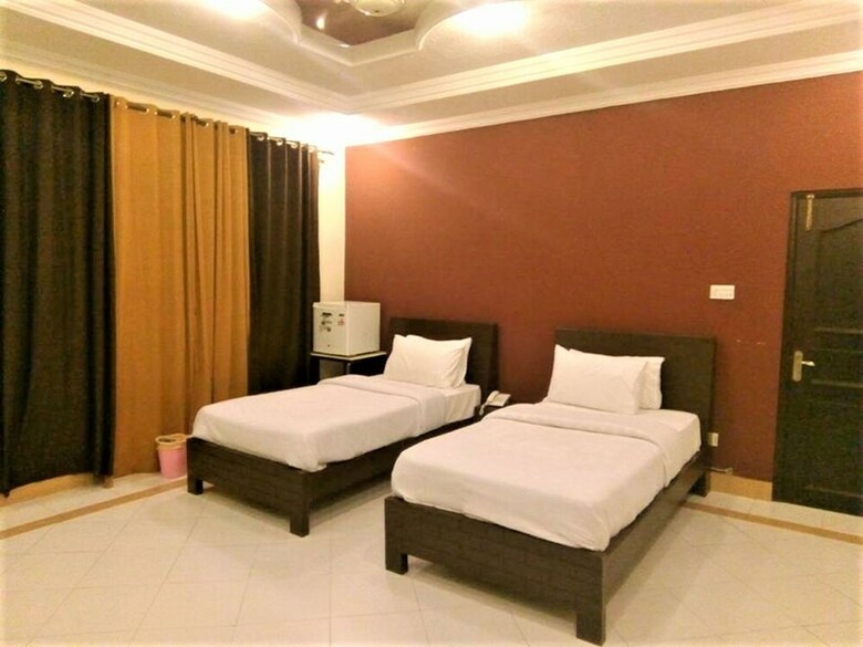 Hotel Capri Residency