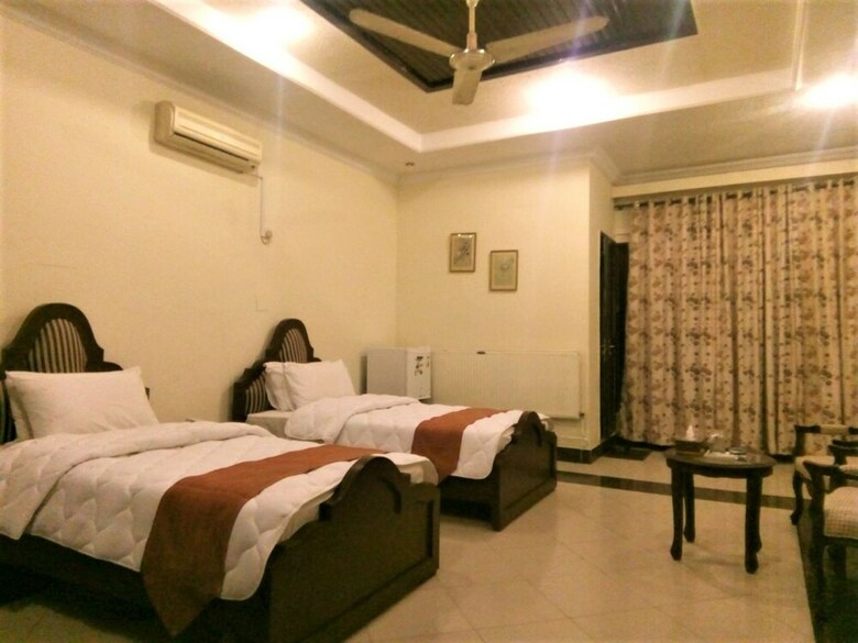 Hotel Capri Residency