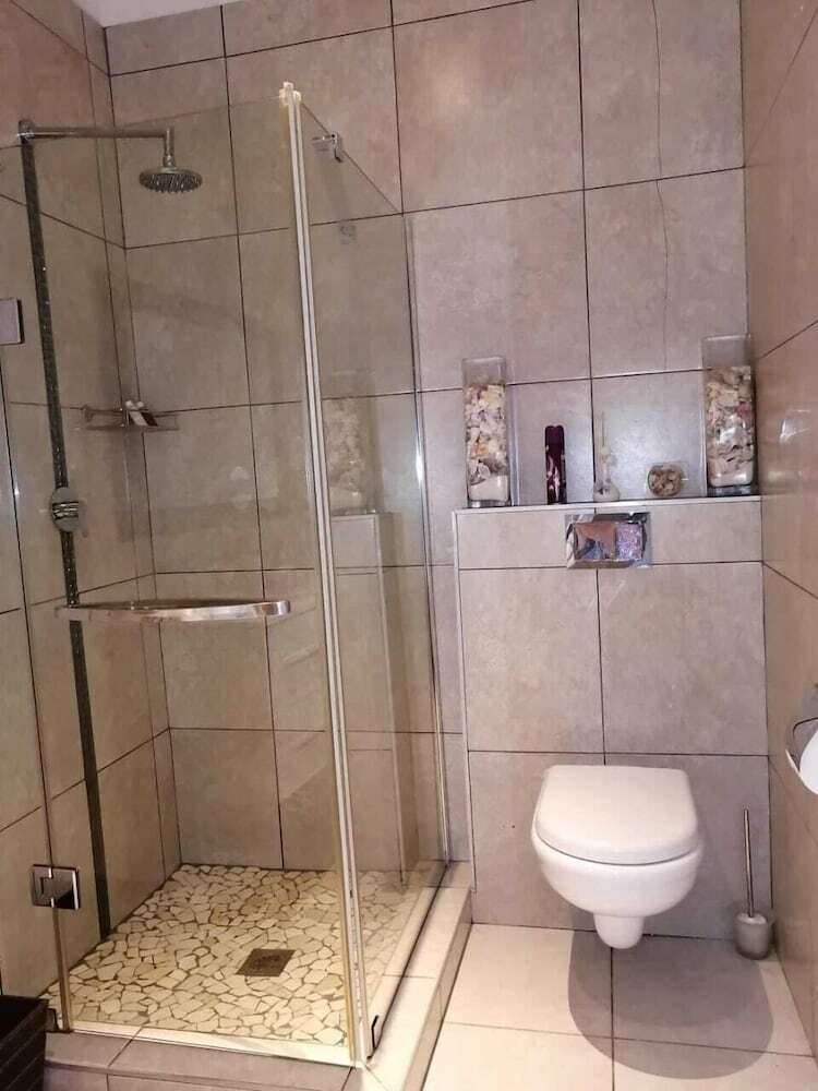Hotel Fiore Guest Accommodation
