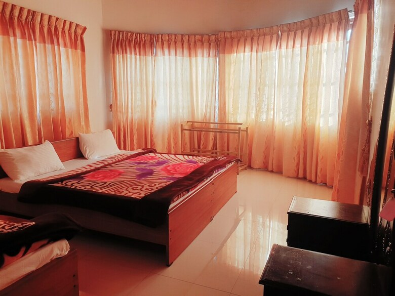 Hotel Oviya Guest