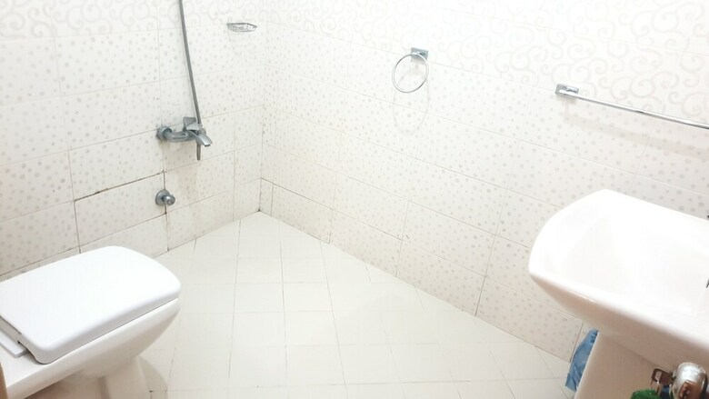 Hotel Oviya Guest