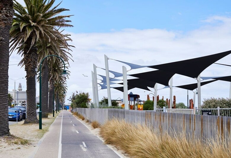 Stunning 2 Bedroom Home In Albert Park