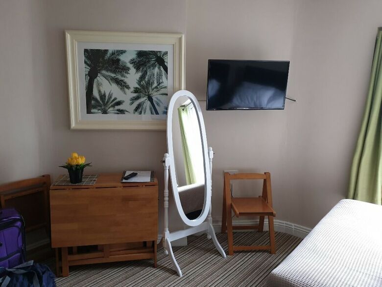 Hotel Double Bedroom Studio