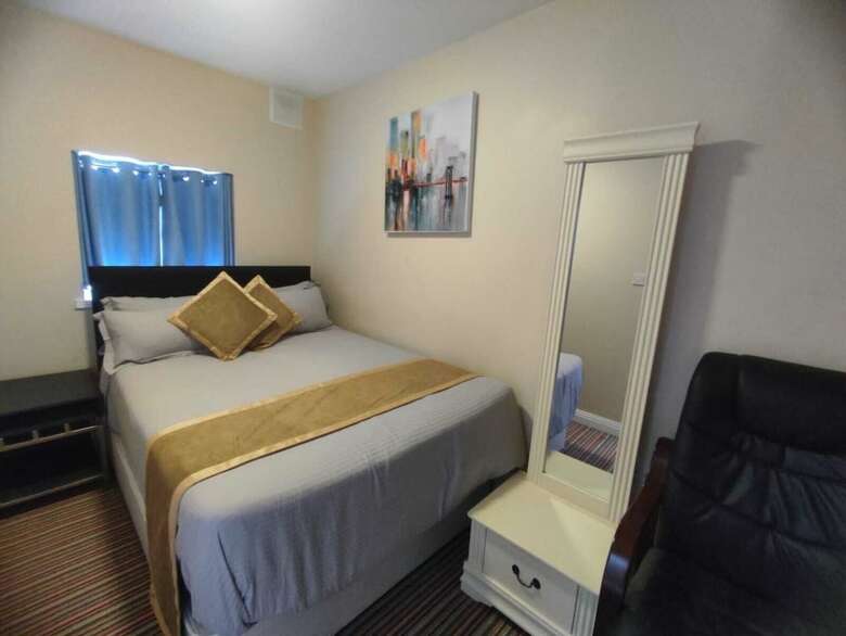 Hotel Double Bedroom Studio