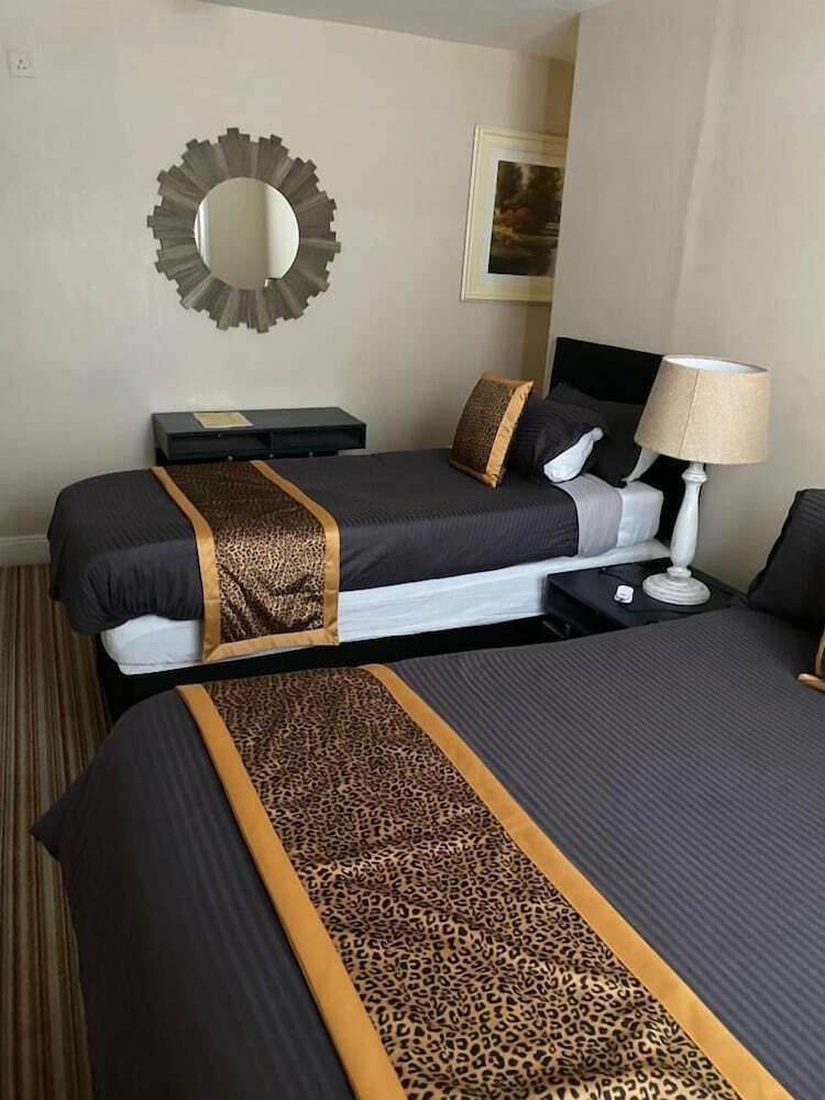 Hotel Double Bedroom Studio