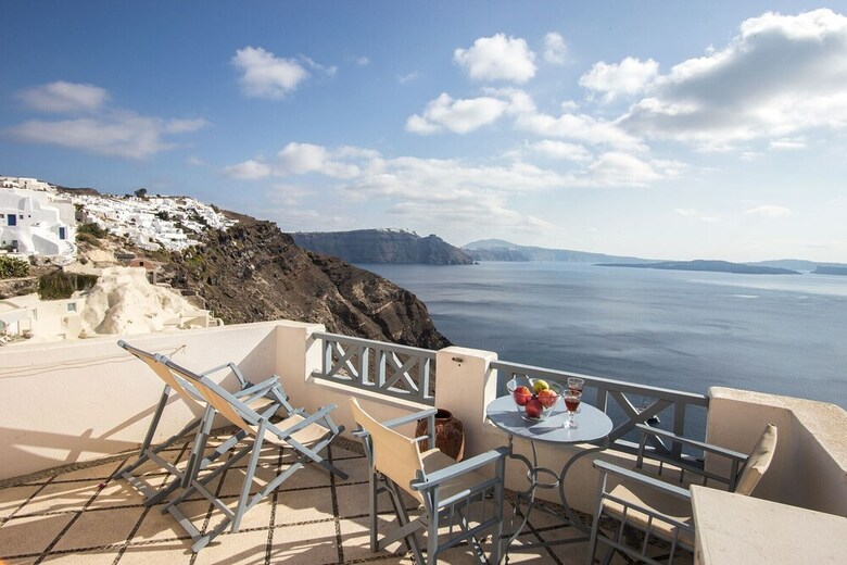 Allure Breeze Suites