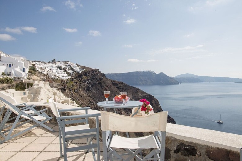 Allure Breeze Suites