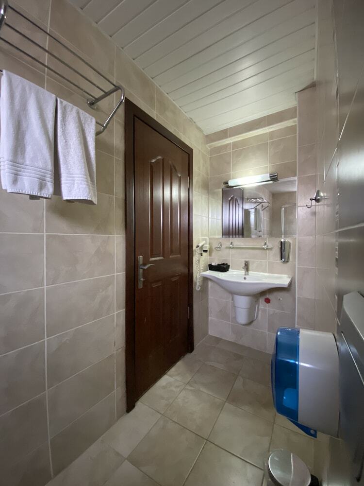 Cicerone Lodge Hotel
