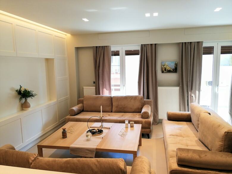 Luxurious Apartment In Acropolis