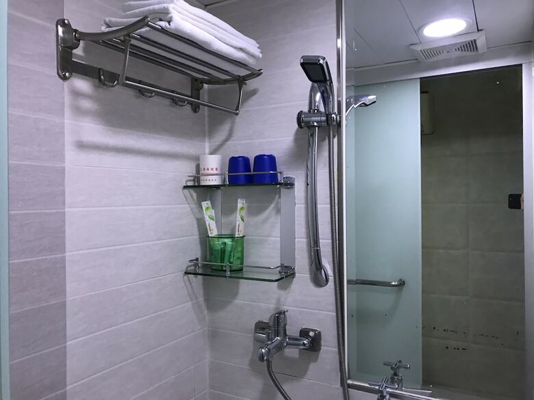 Hotel AA Inn