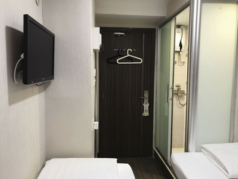 Hotel AA Inn