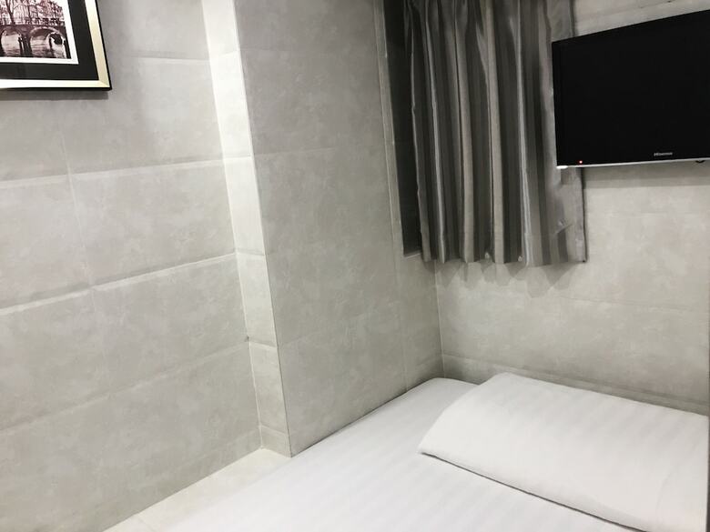 Hotel AA Inn