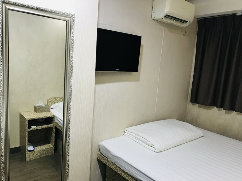 Hotel AA Inn