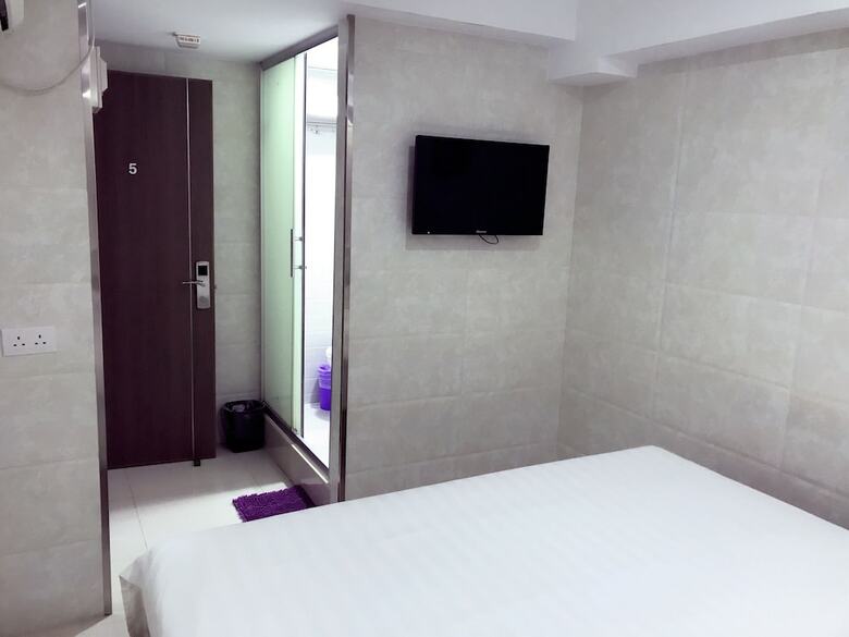 Hotel AA Inn