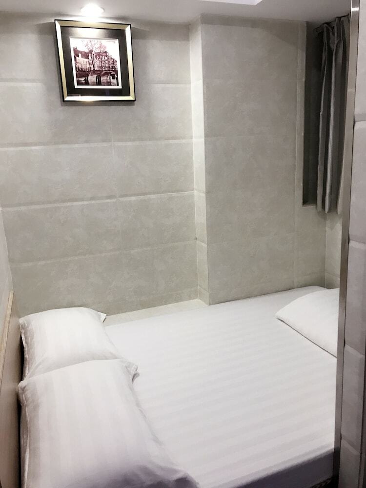 Hotel AA Inn