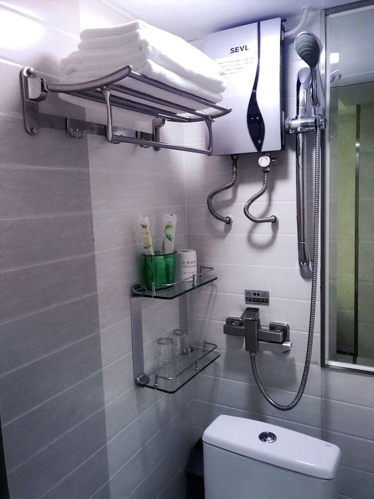Hotel AA Inn