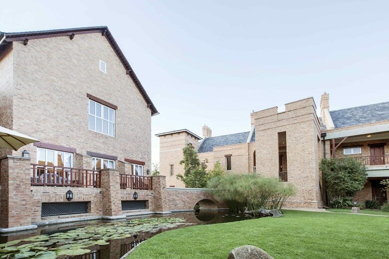 Faircity Quatermain Hotel