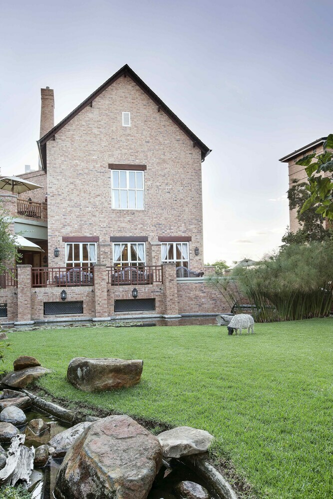 Faircity Quatermain Hotel