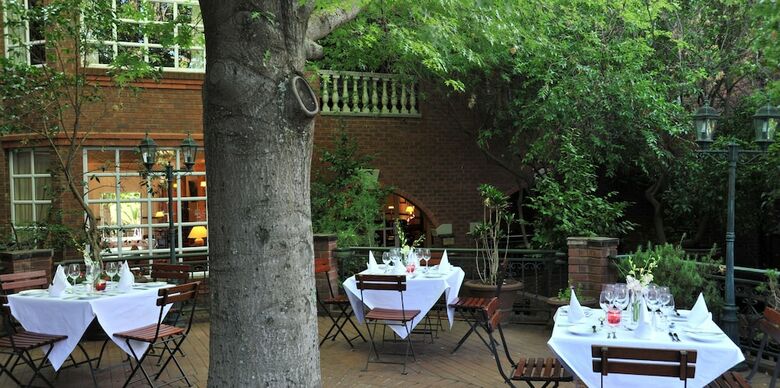 Faircity Quatermain Hotel