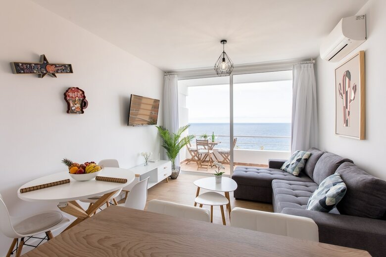 Endless Summer Apartment, Fresh Style And Sea Views
